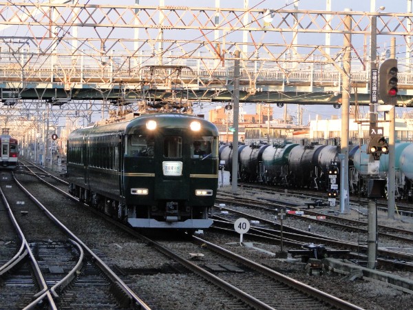 近鉄 15400系 かぎろひ 塩浜駅 2011年