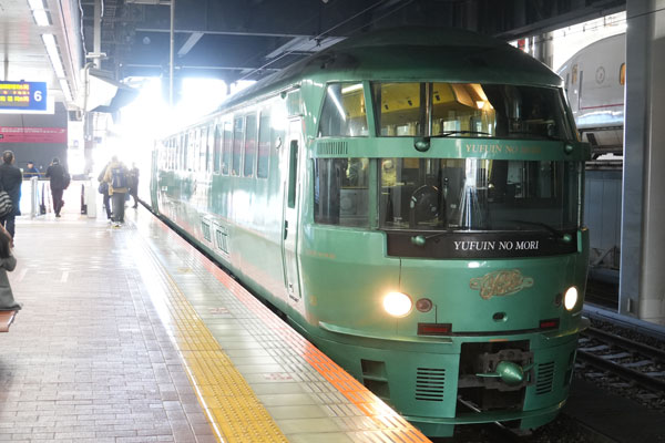 JR九州 キハ72 ゆふいんの森 博多駅