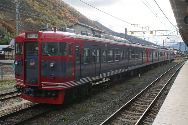 しなの鉄道 115系 戸倉駅