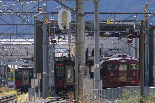 しなの鉄道 115系 SR1系 ろくもん 戸倉駅